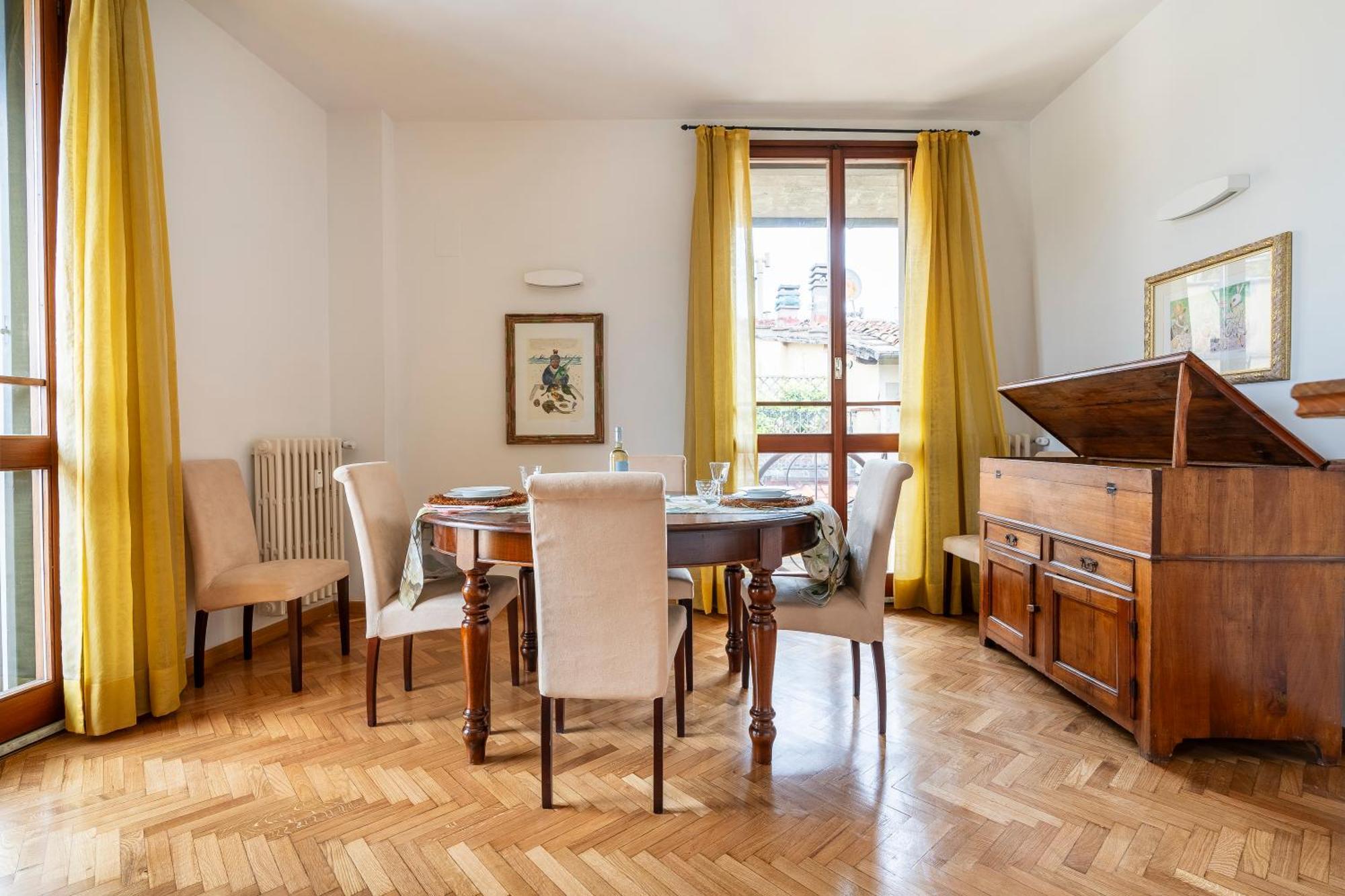 Malenchini, Apartment