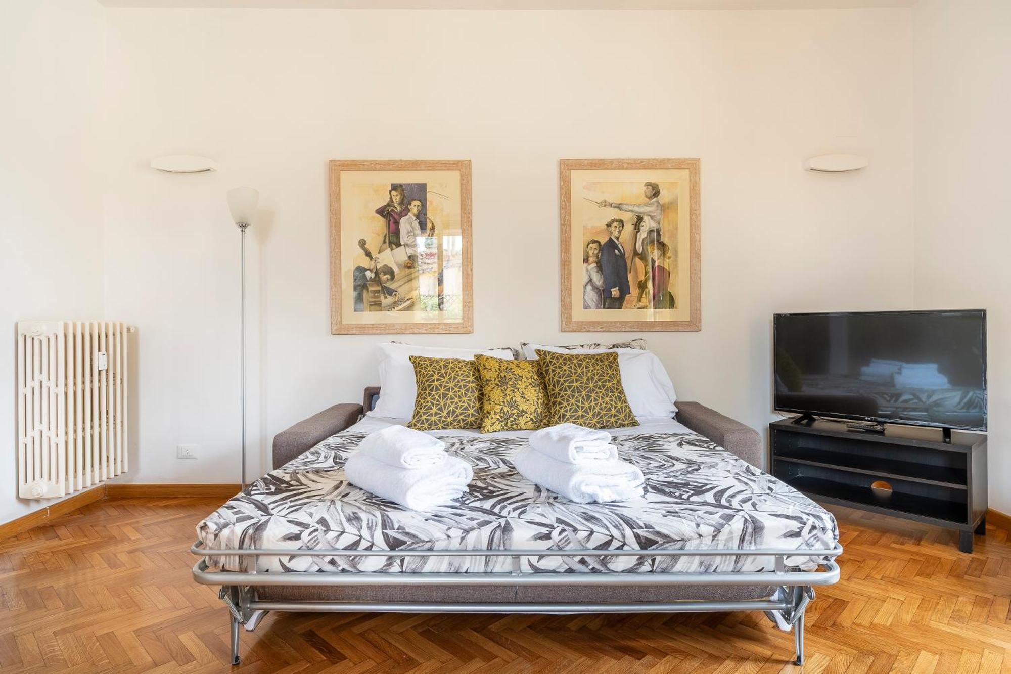 Malenchini, Apartment *