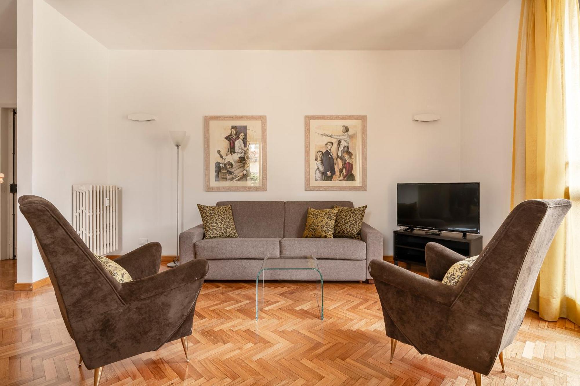 Malenchini, Apartment